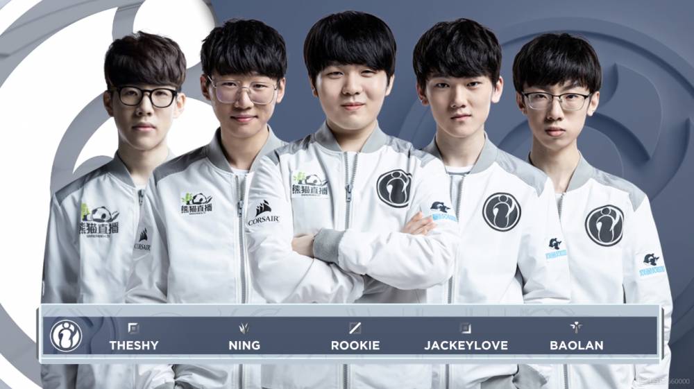 进攻体系更 进攻体系更